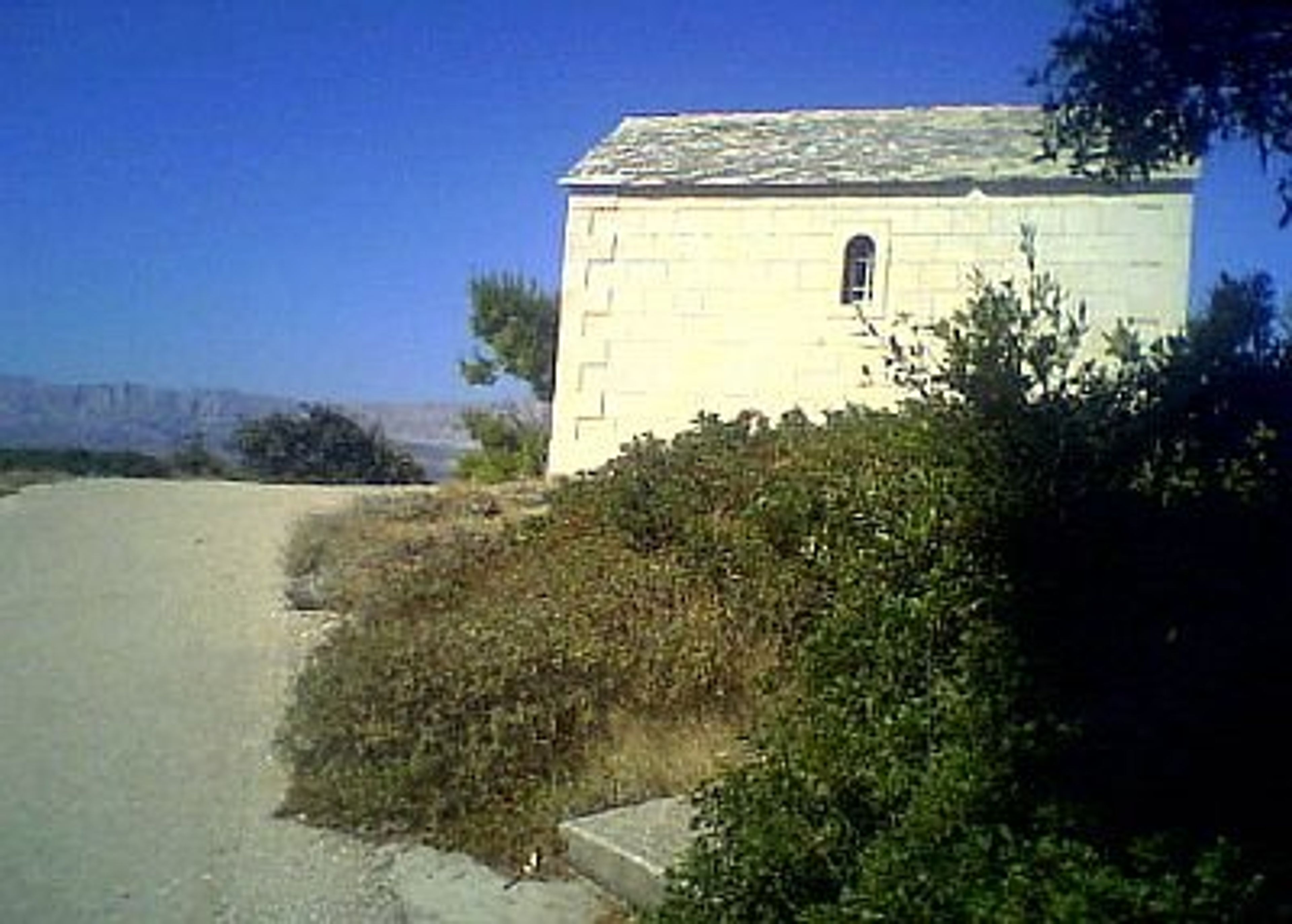 Chapel on the way to beach