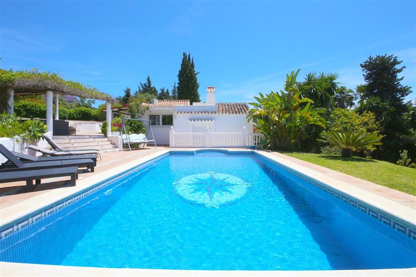 Villa in Spain, Reinoso: View of the villa from the private gardens and poo