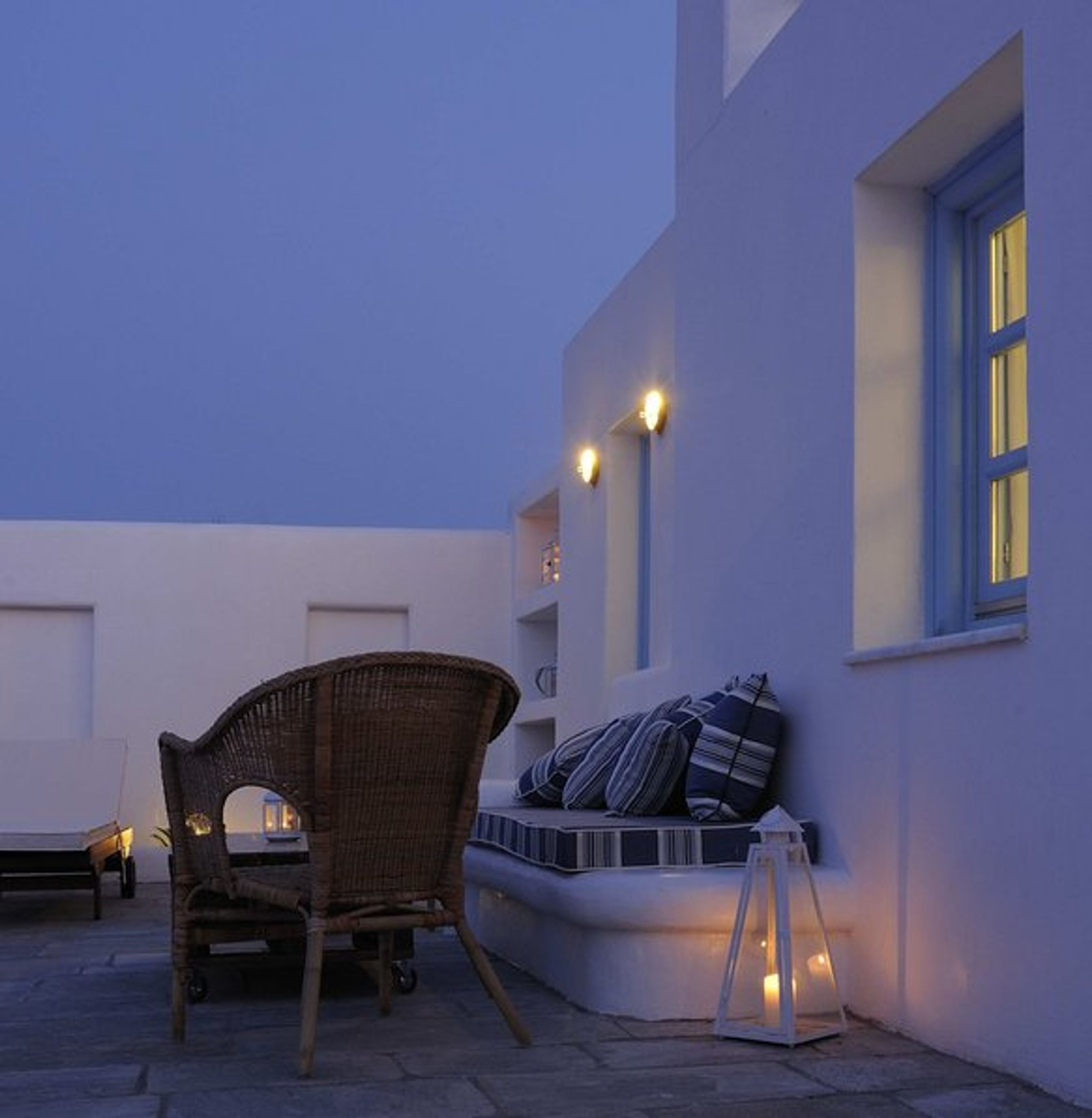 Skiron Guesthouse - Outside lounge area