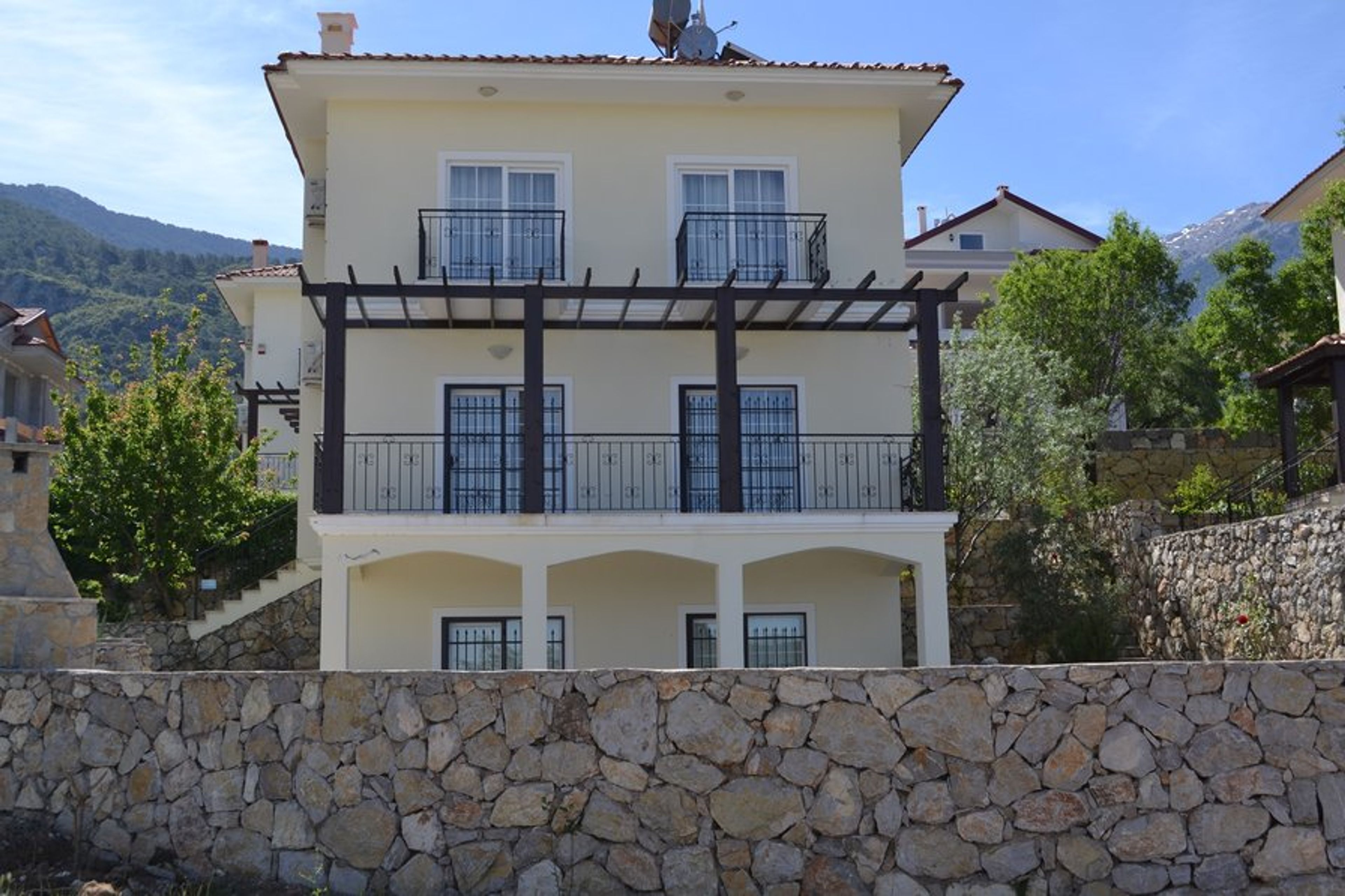Front of Akaysa detached villa, not overlooked, mountain views