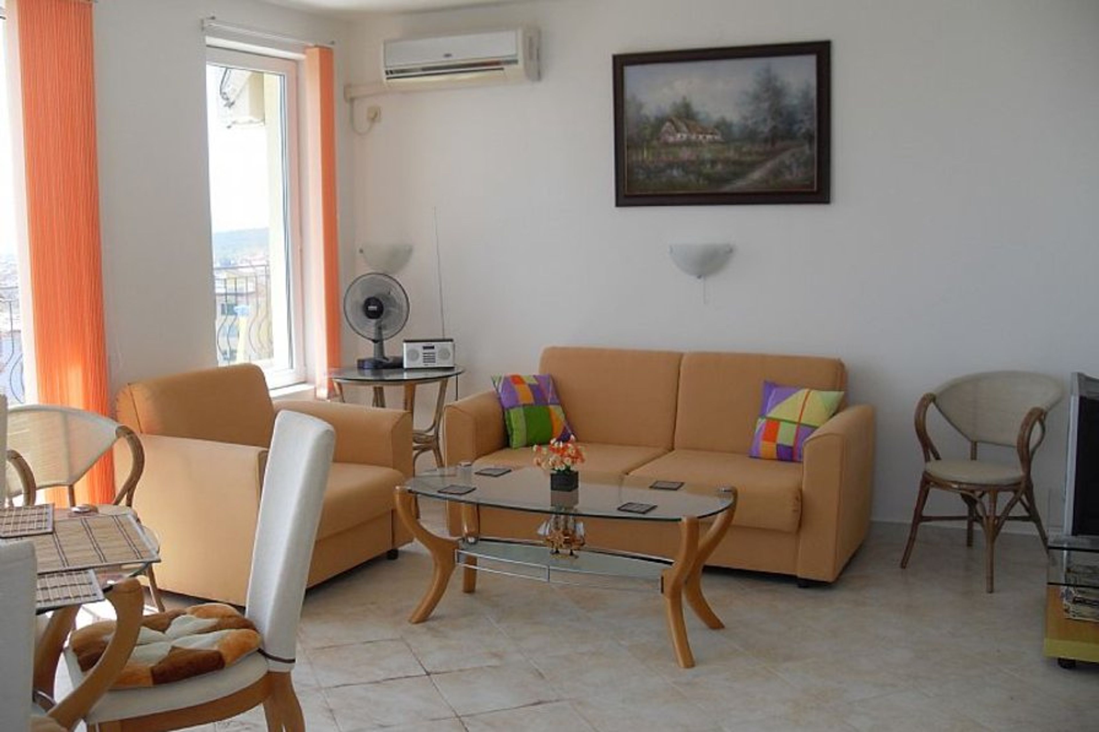 Living / dining area