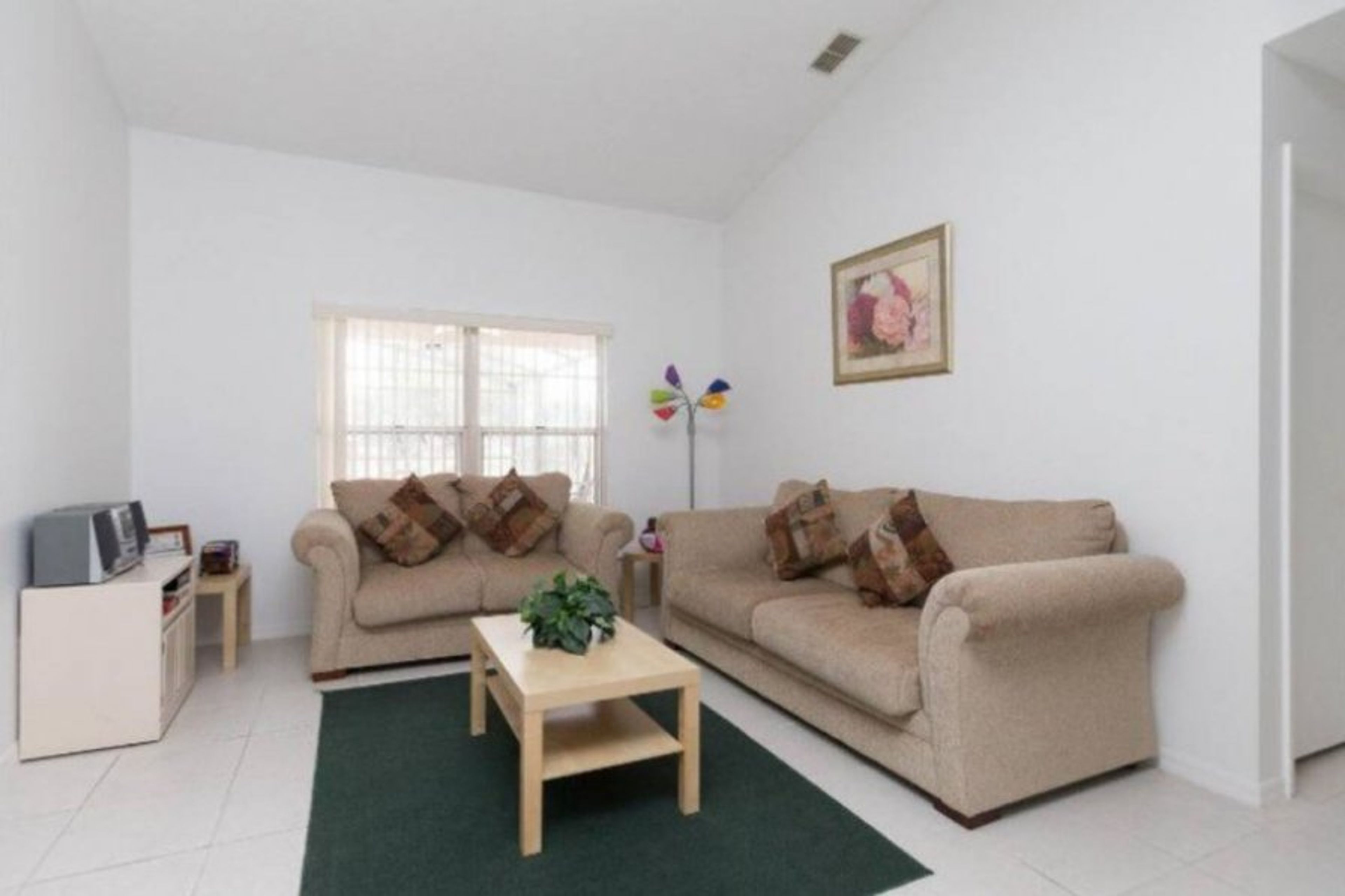 Lounge (2 of 2 Lounges)