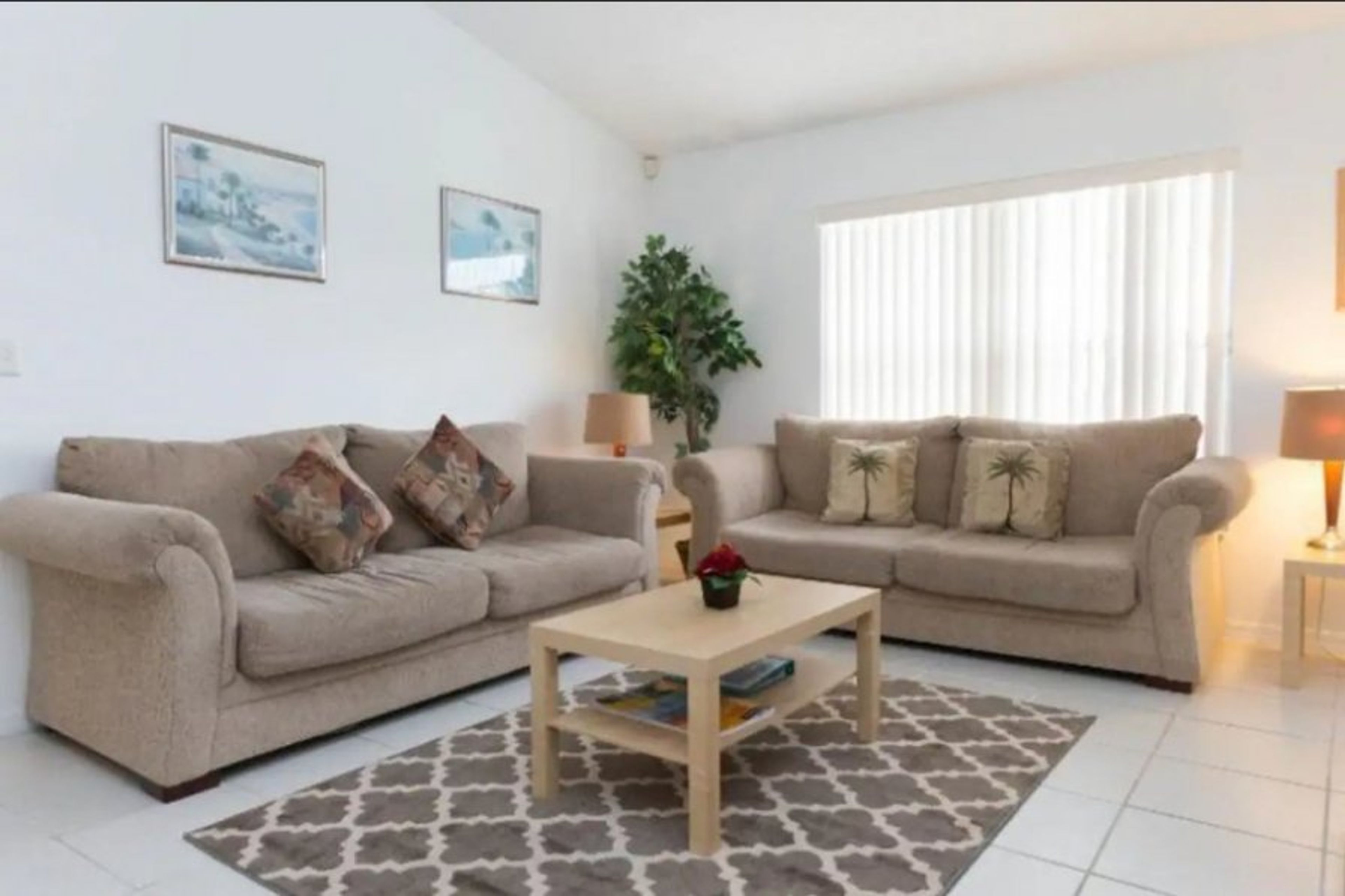 Lounge (1 of 2 Lounges)