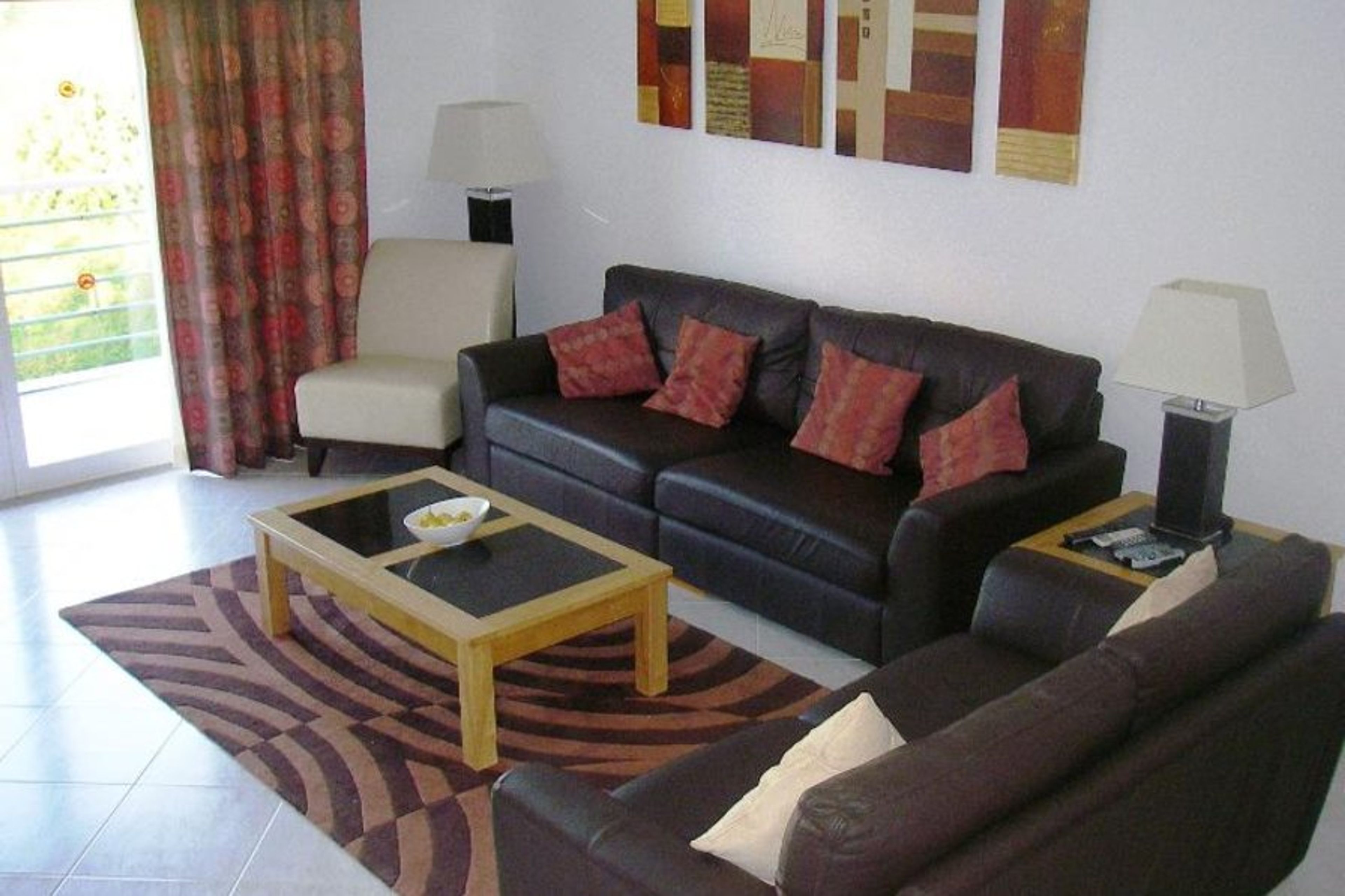 Spacious & Comfortable Lounge with Sumptuous leather sofas