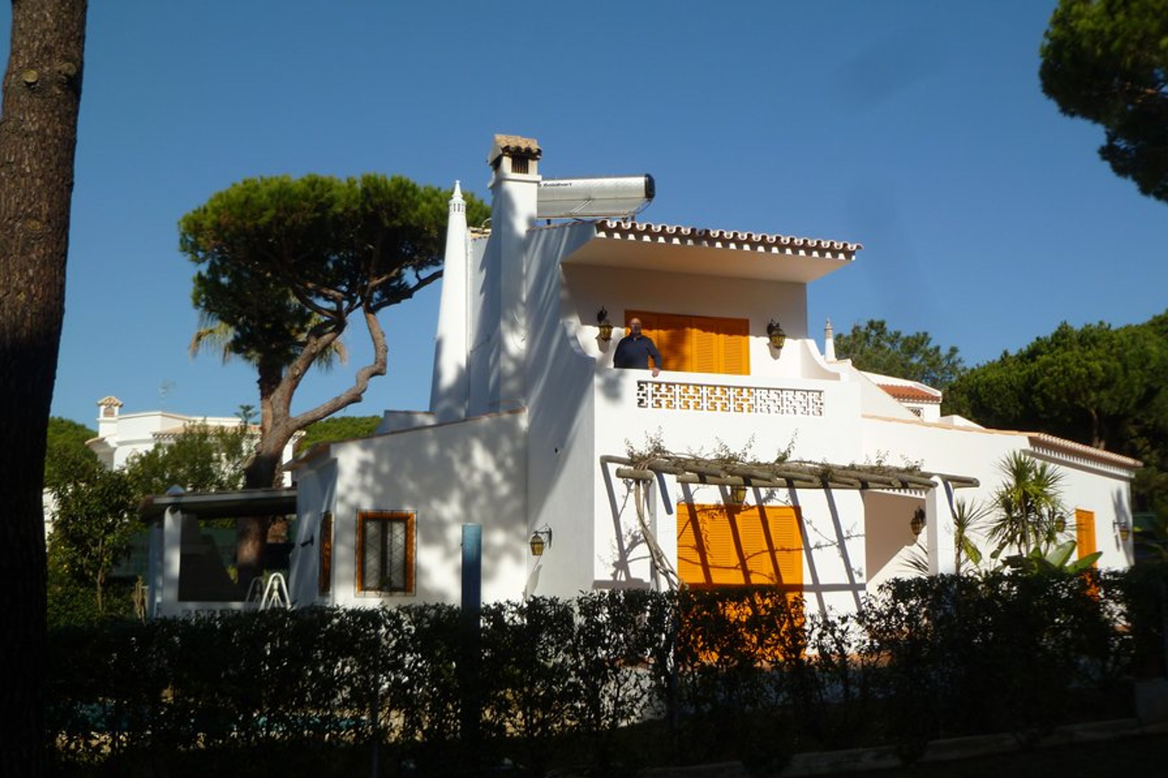 The front of the Villa Santo António.