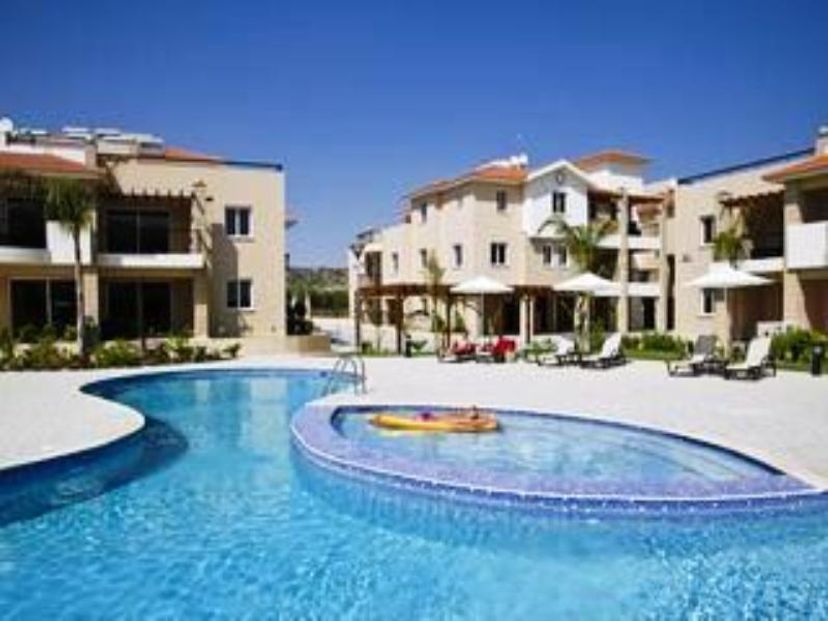 Apartment in Pyla, Cyprus: Swimming pool