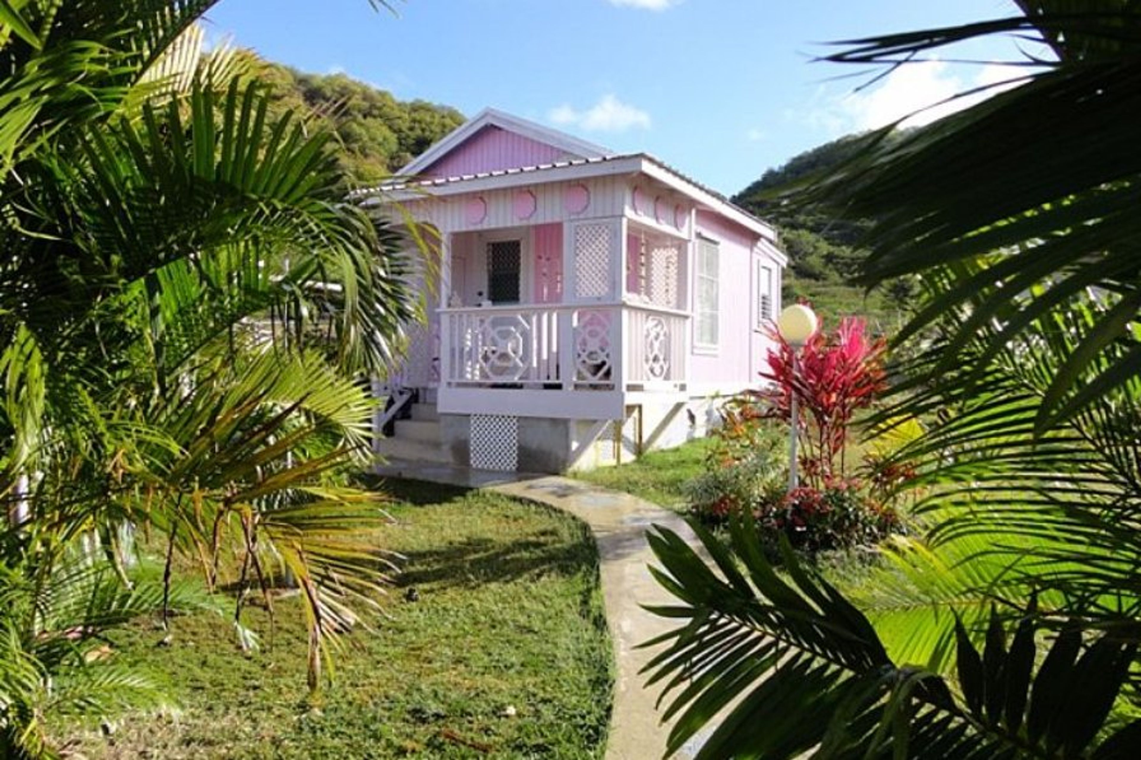 PINKSHACK STUDIO AFFORDABLE CARIBBEAN  RETREAT