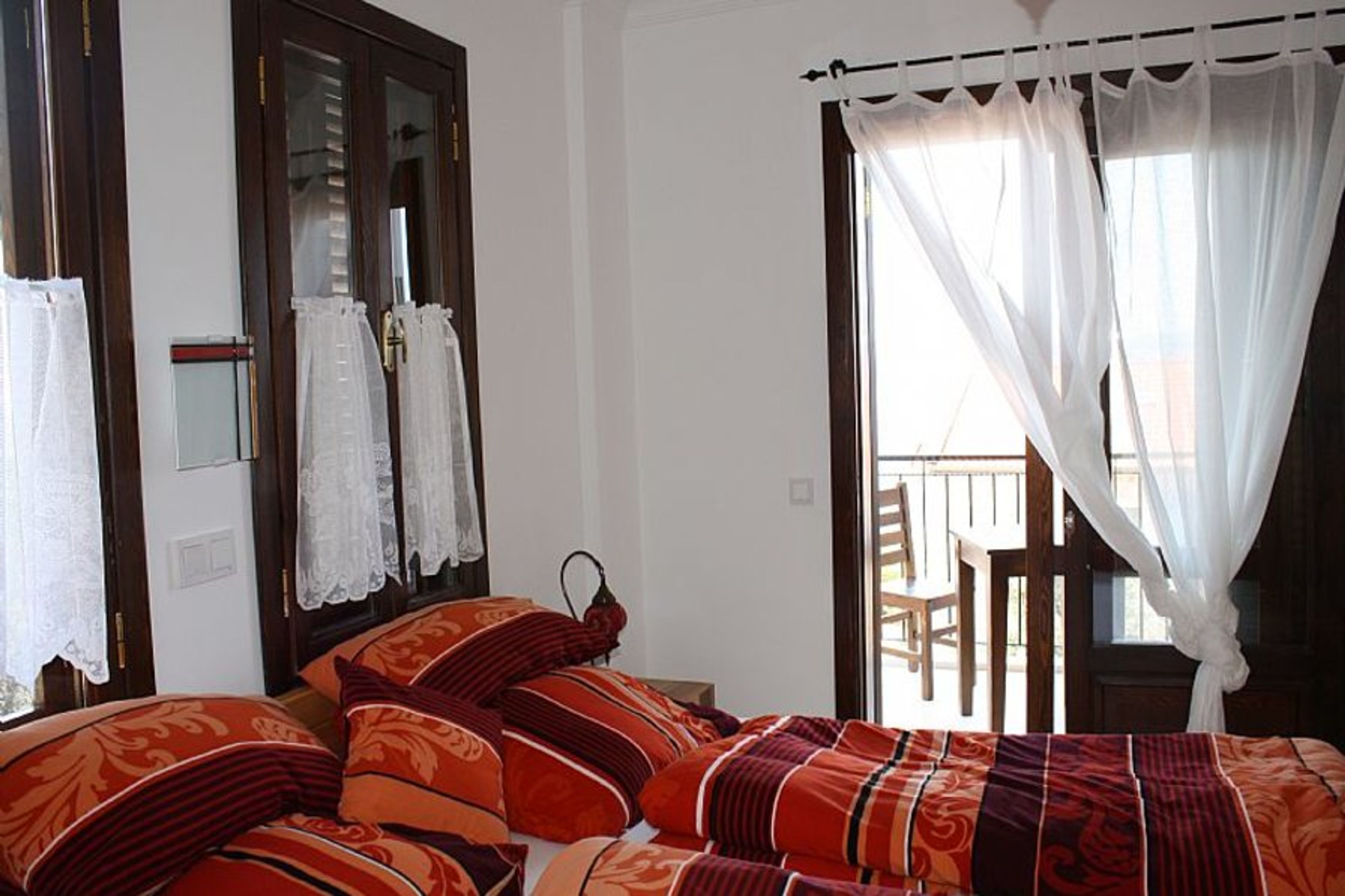 every 4 sleeping-rooms, all with terrace and seaview