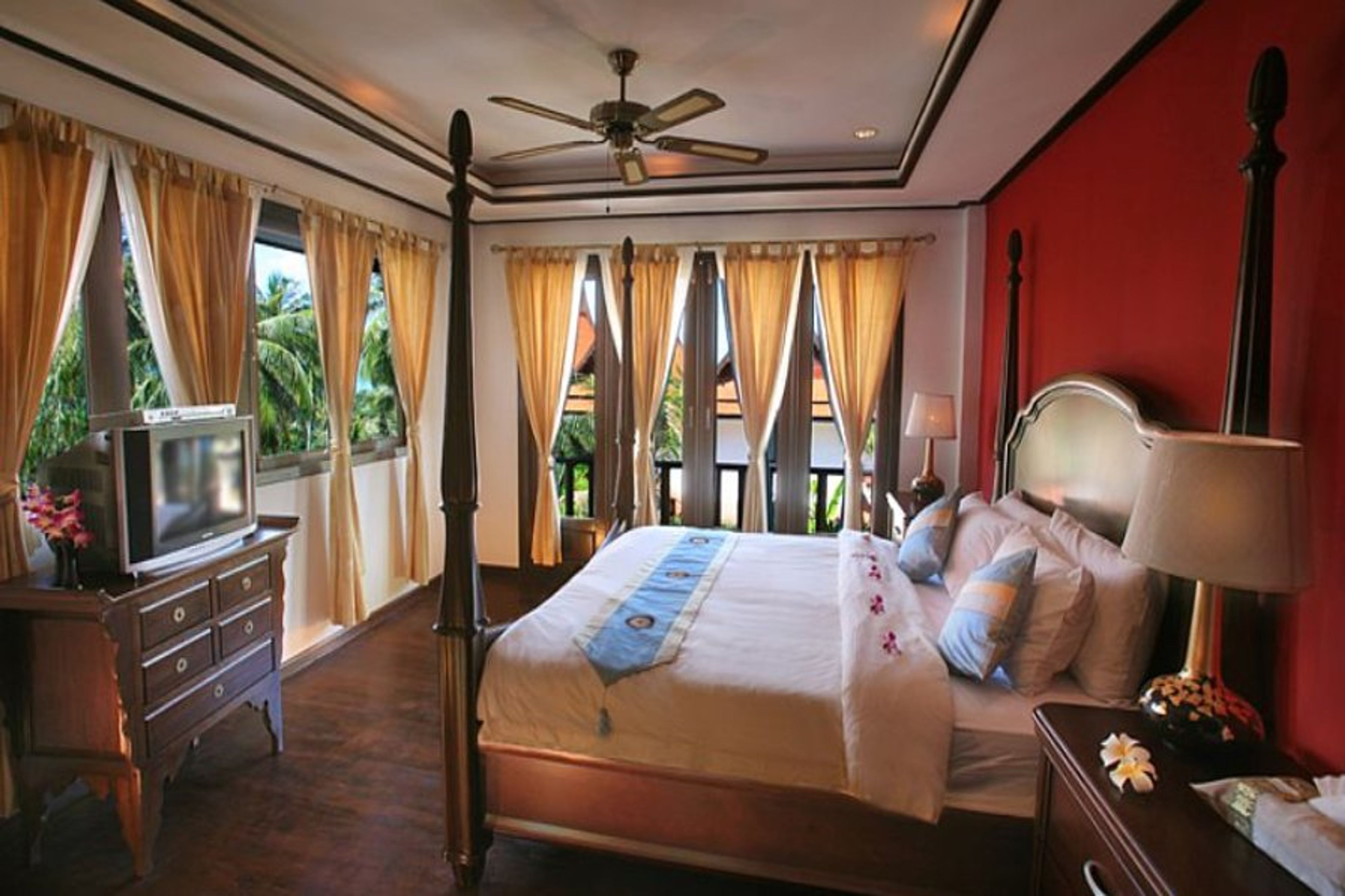 Mster Bedroom w.King Size Bed 2