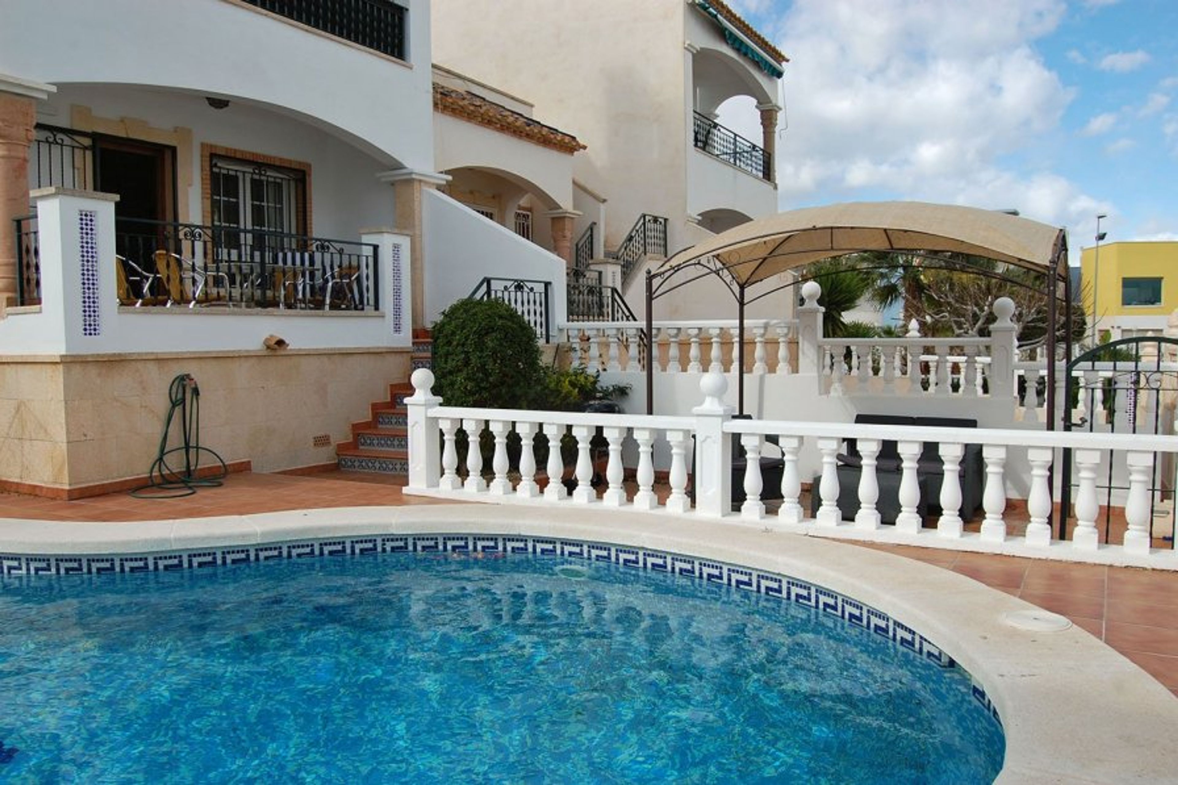 Spacious 4 bedroom property with private pool in Las Violetas