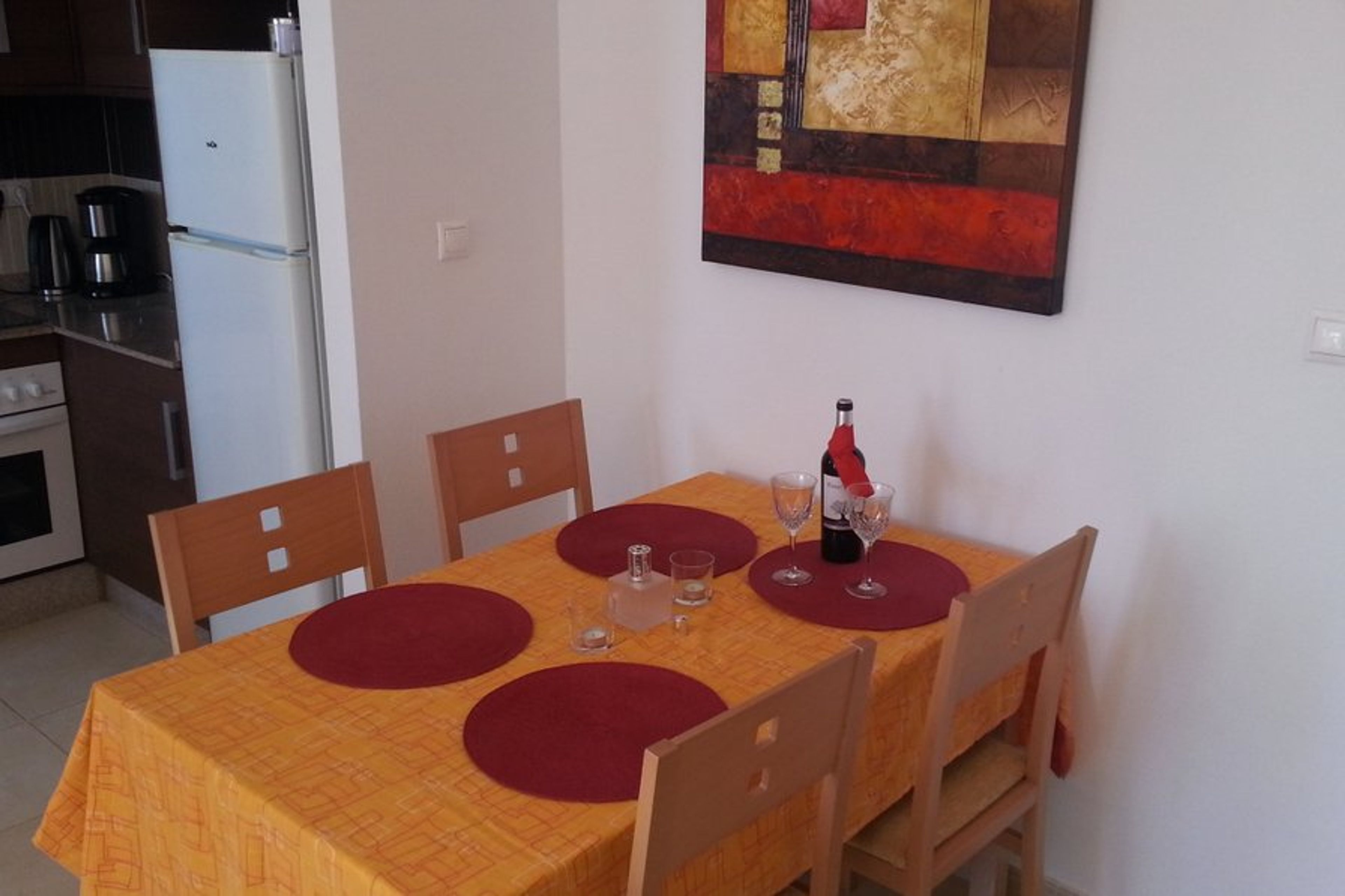 Dining area for 4 people.