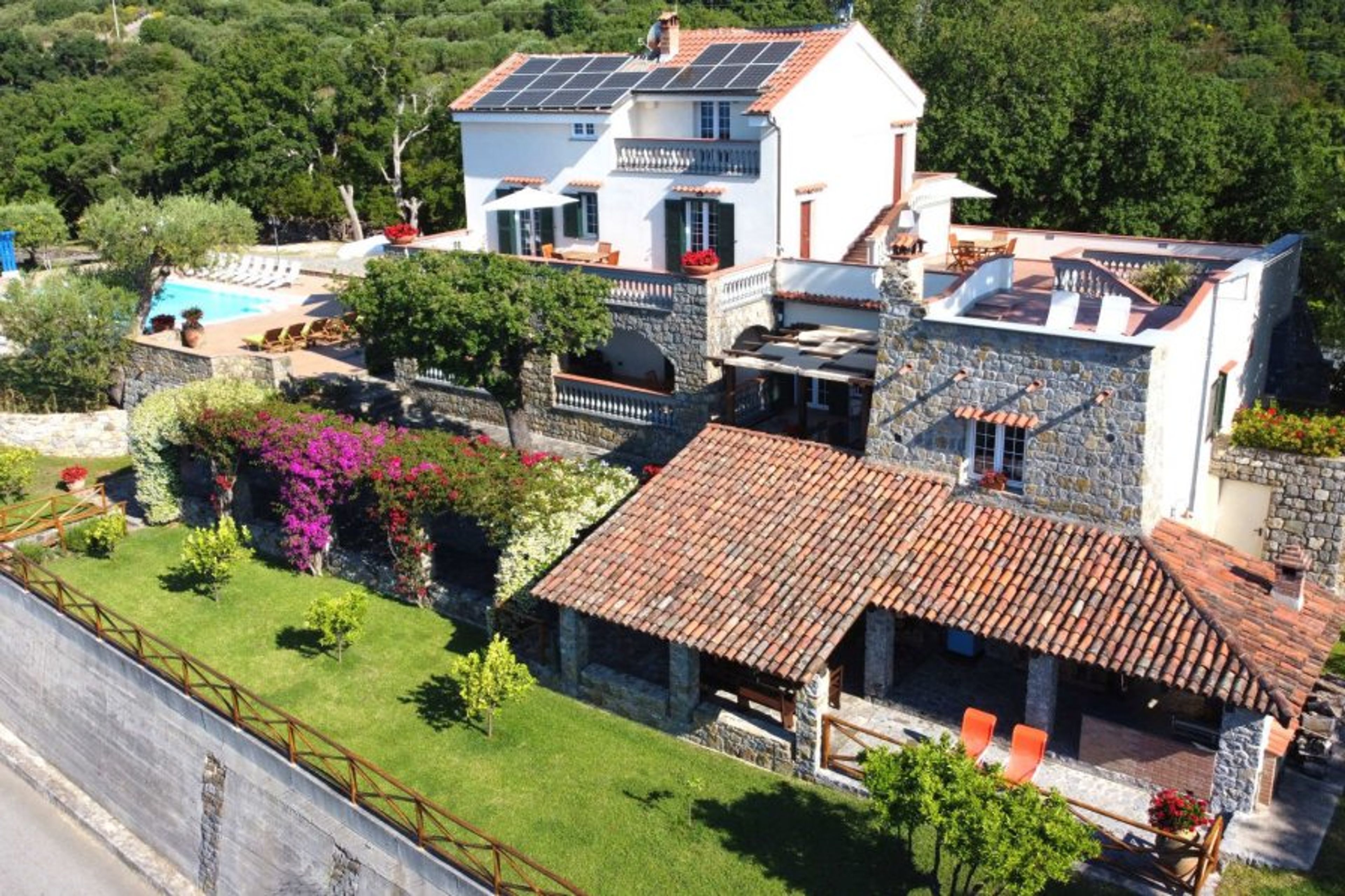 Aerial view of Villa Le Cannicelle