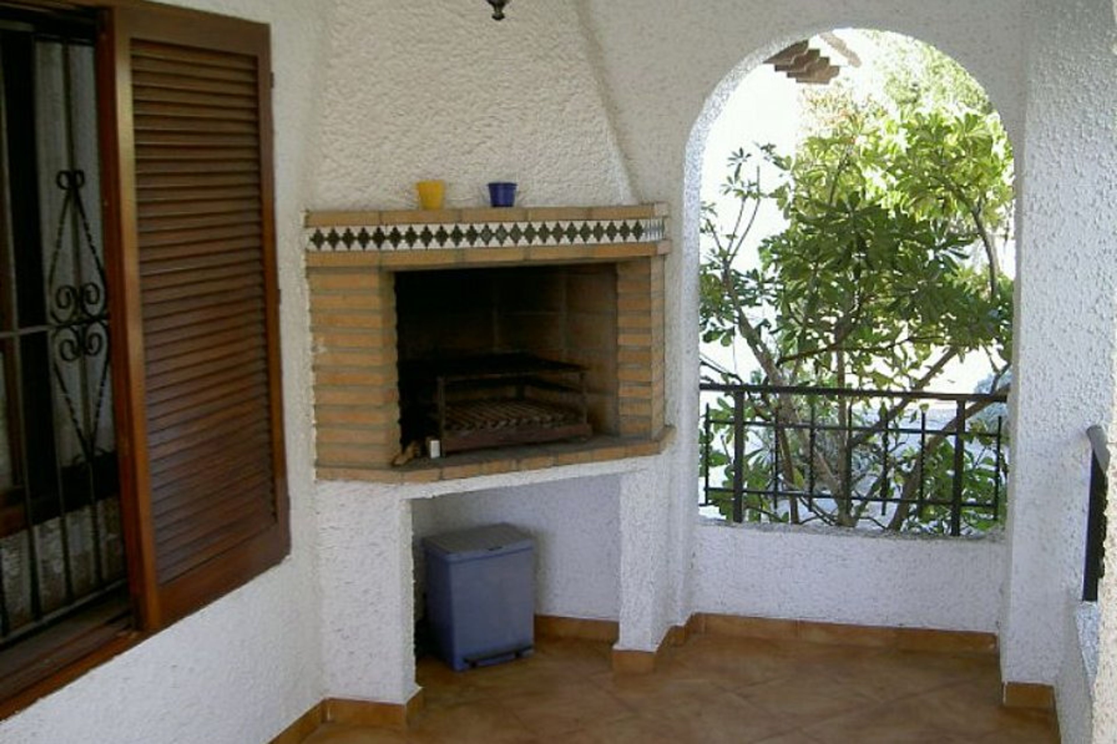 Spacious Covered Terrace with BBQ