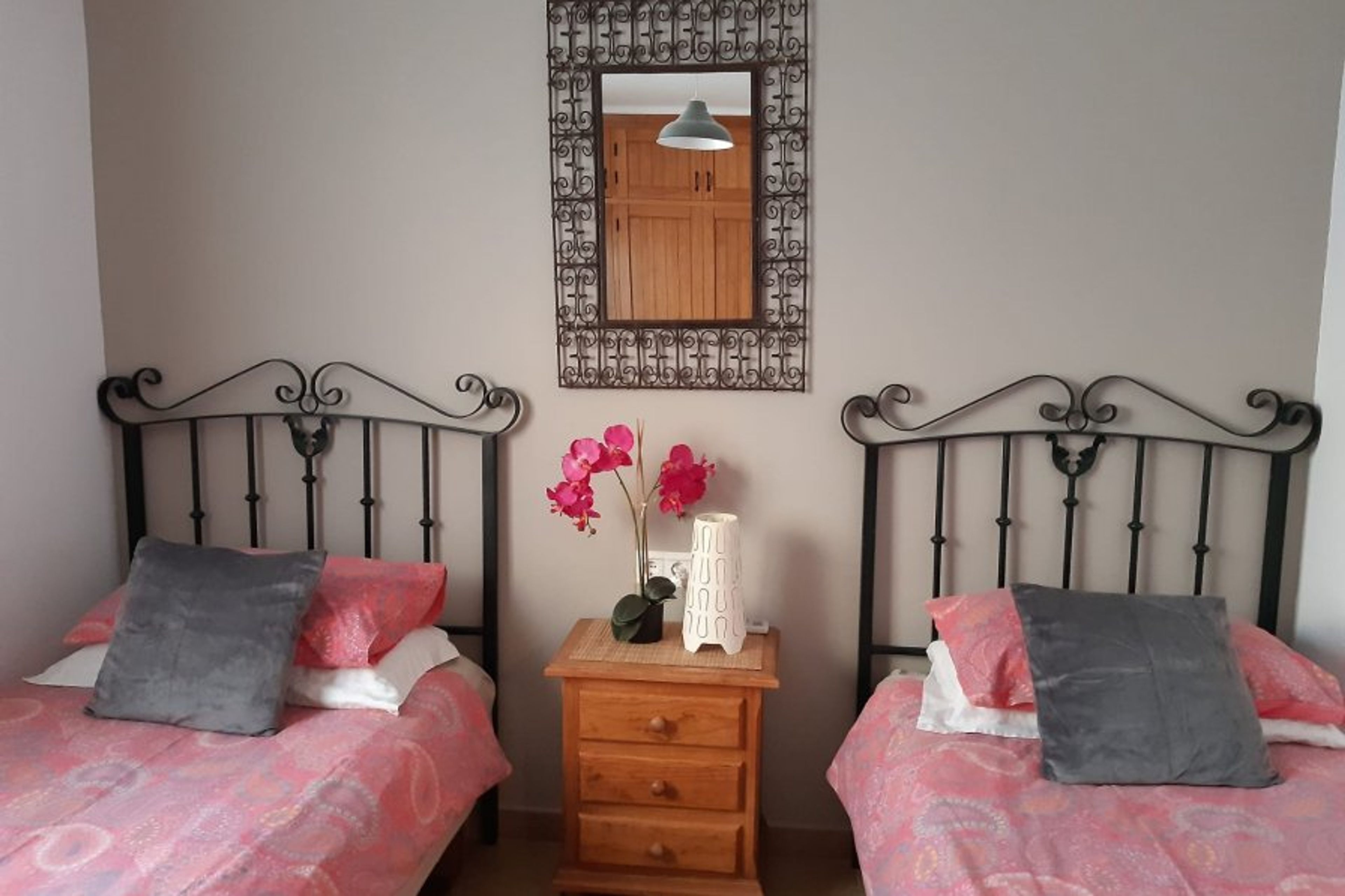 Air conditioned twin bedroom. Can be made up as super kingsize double.