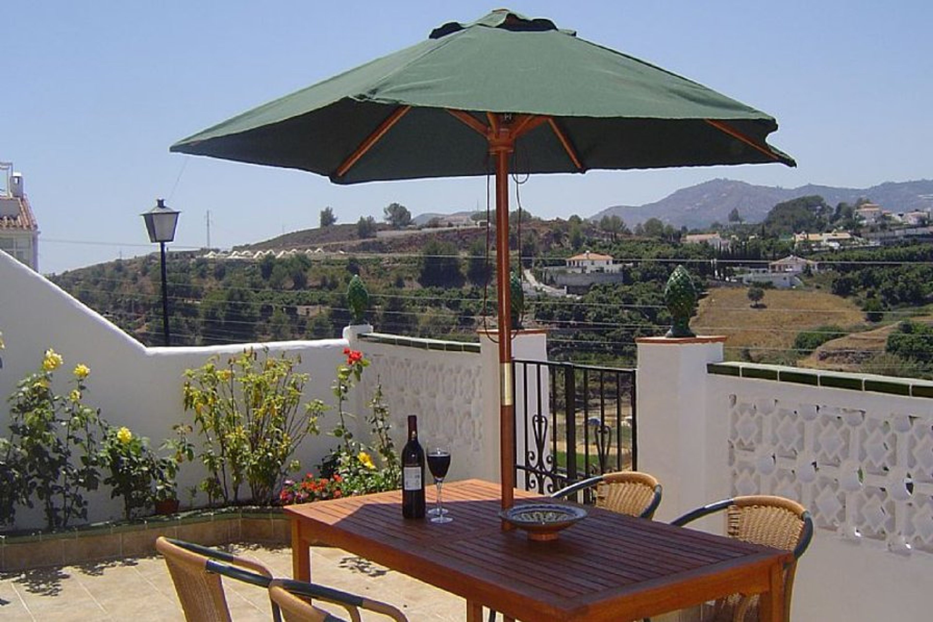 The terrace with views of the Rio Chillar valley. Walkable to Nerja .