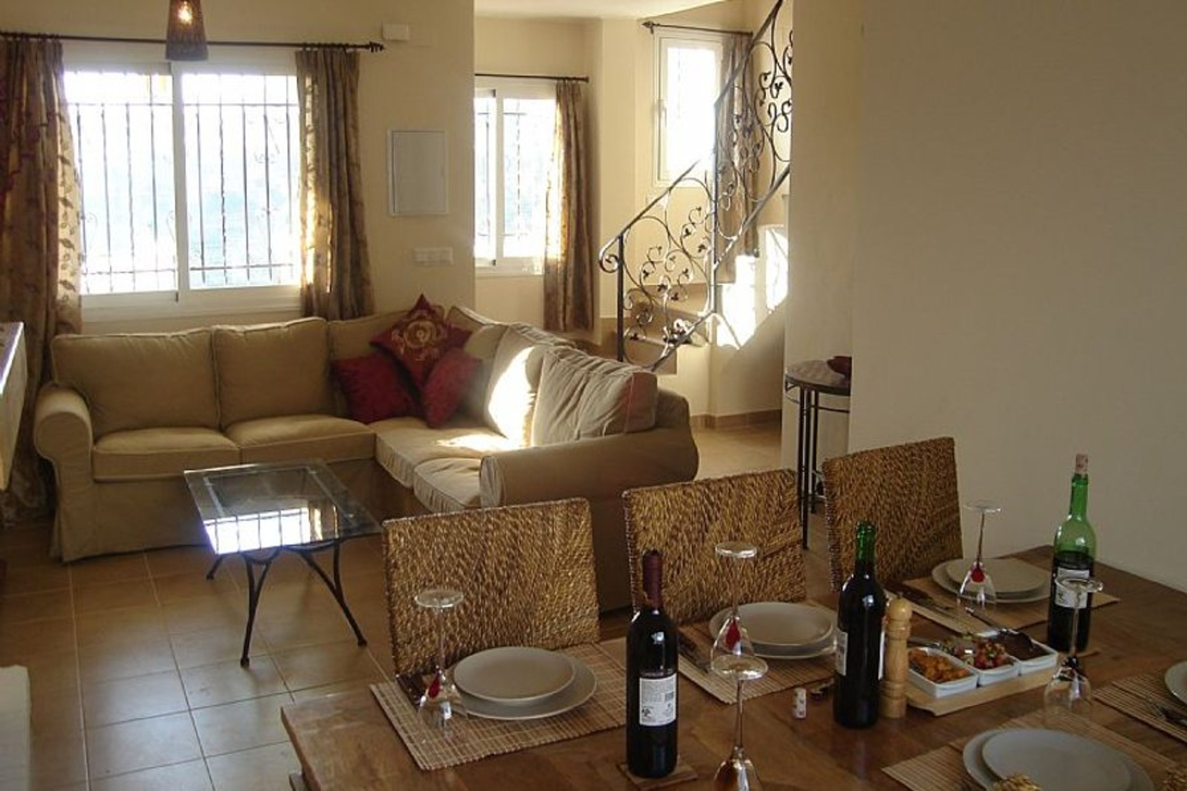 Airconditioned lounge with flat screen tv and free wifi. Dining area .