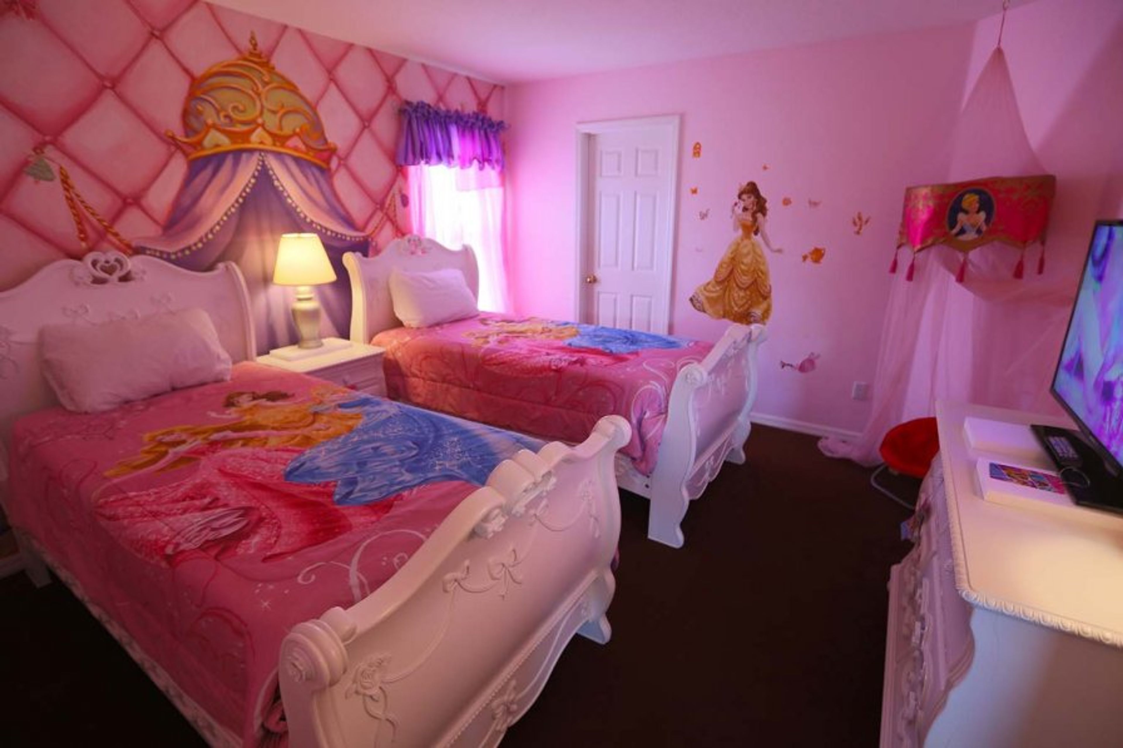 Princess themed twin bedroom,TV