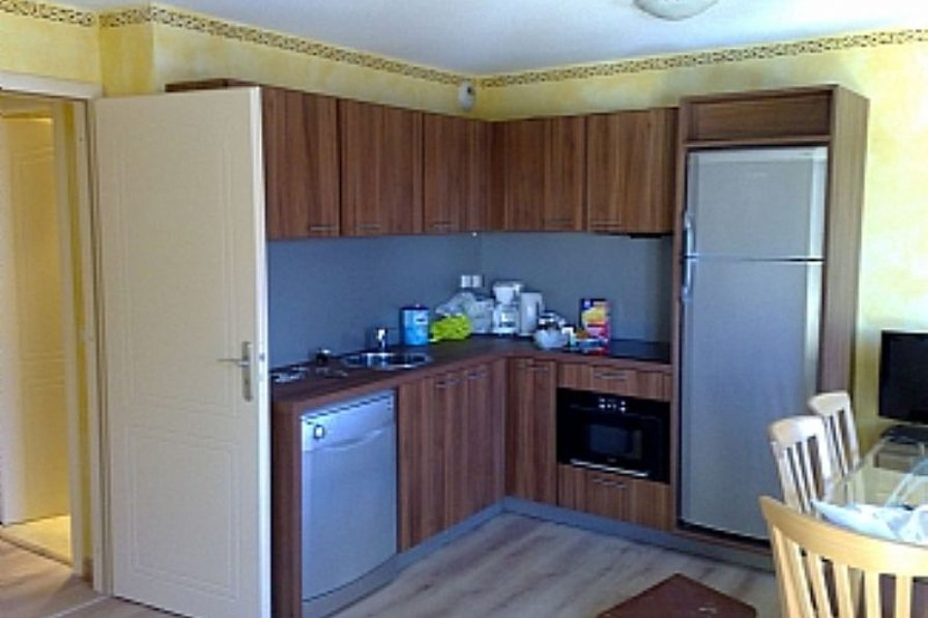 Fully equipped modern kitchen