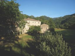 Villa to rent in Massa Carrara Province, Tuscany
