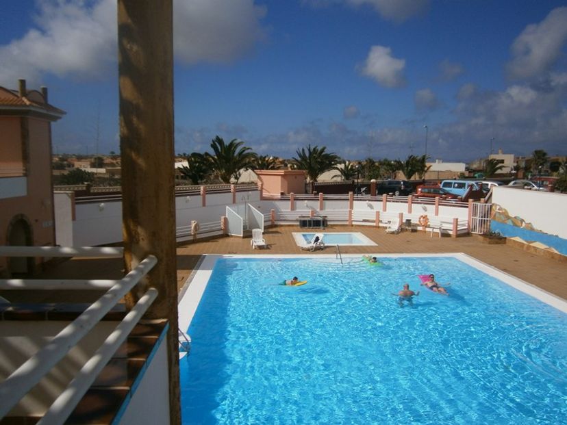 Villa in Geafond, Fuerteventura: Large secluded pool also childrens pool