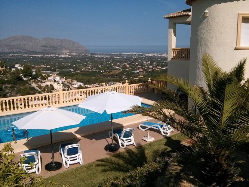 Villa in Muntanya La Solana I, Spain: Villa and pool with view to valley and coast